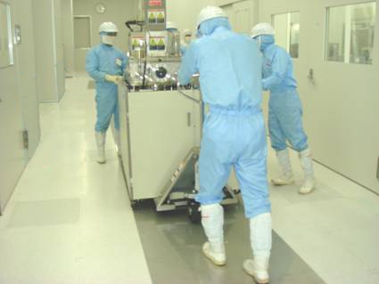 クリーンルーム内作業