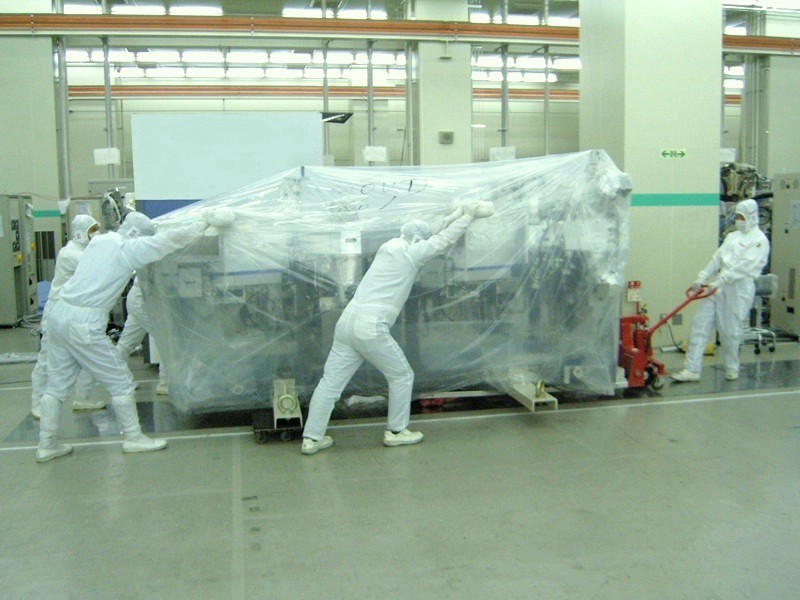 クリーンルーム内作業
