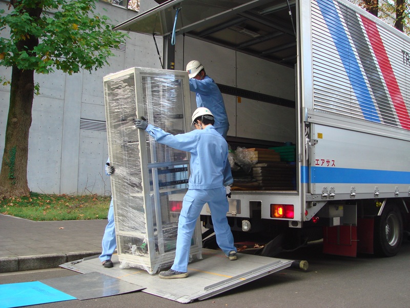 パワーゲート作業（全車両標準装備）